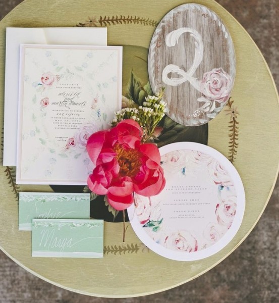 floral-wreath-wedding-invitation