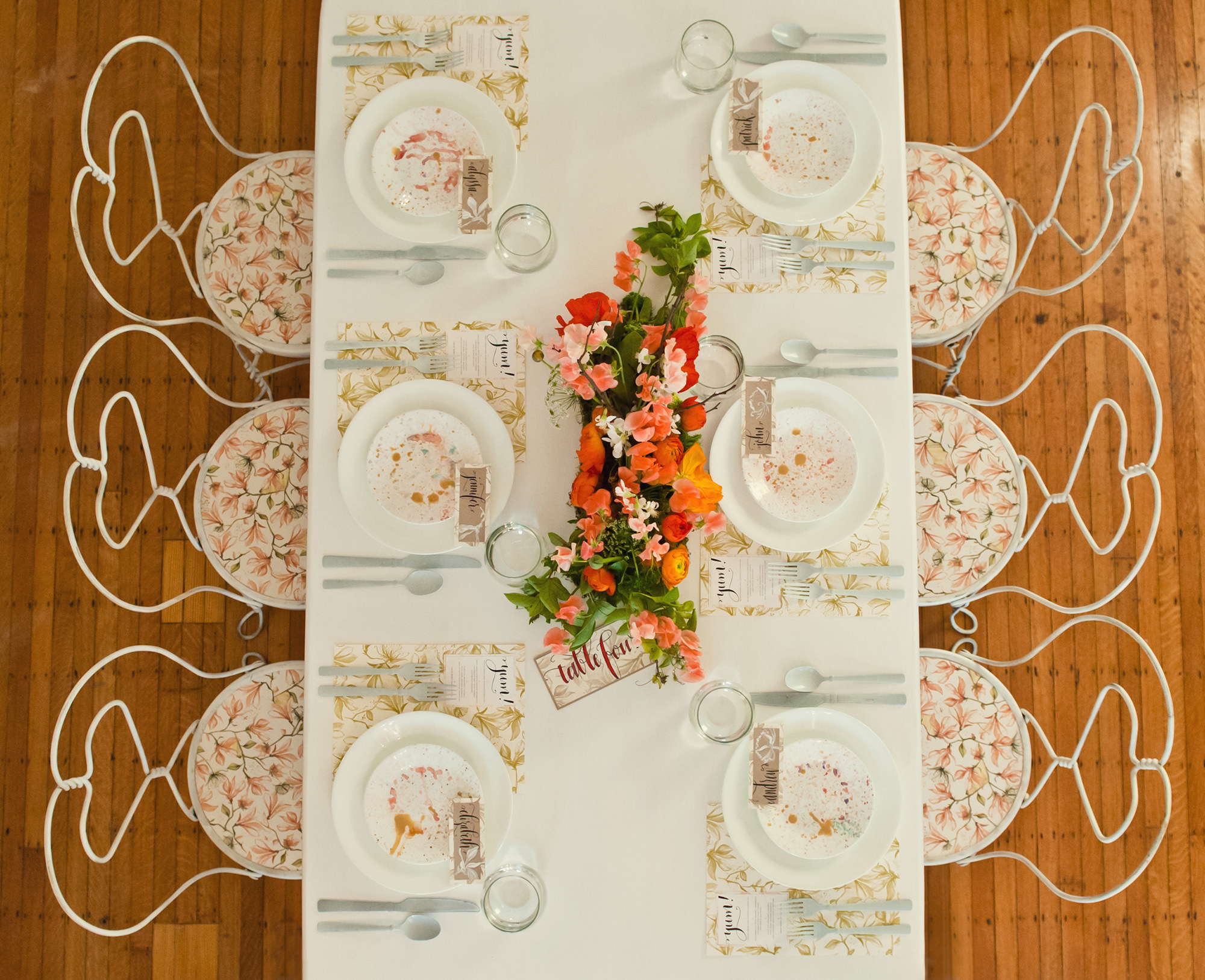 artistic-spring-wedding-splatter-table-setting-stationery
