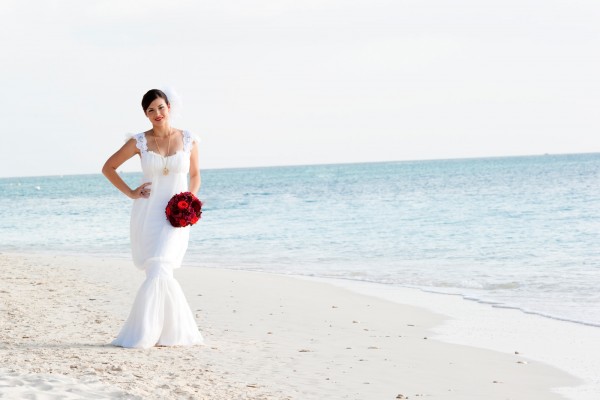 grand-cayman-beach-bold-wedding-inspiration