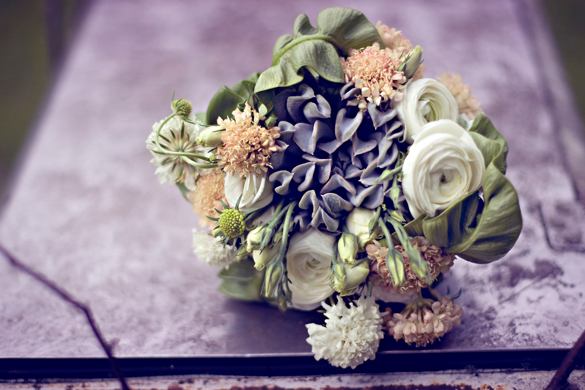 rustic-outdoor-wedding-bouquet-inspirtation